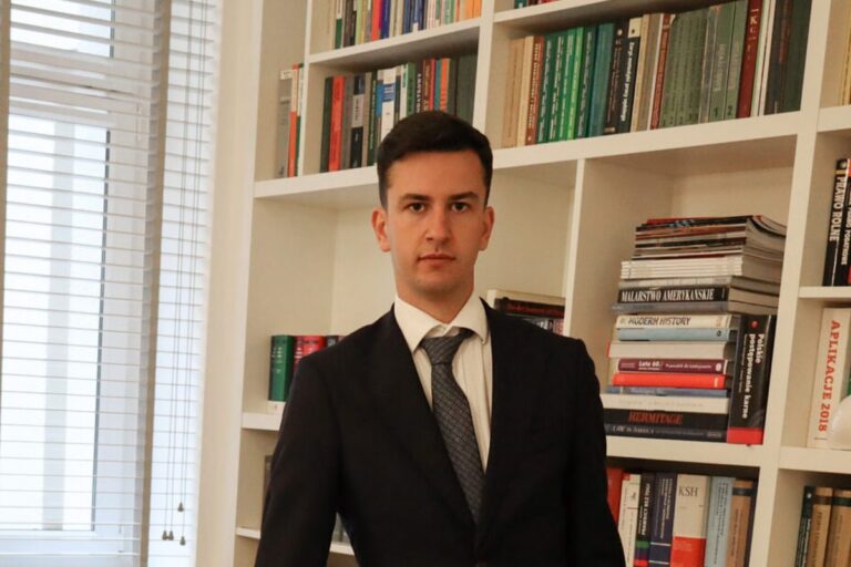 Jak przebiega sprawa o rozwód? Krok po kroku